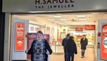 H. Samuel - 3 Lyon Wy