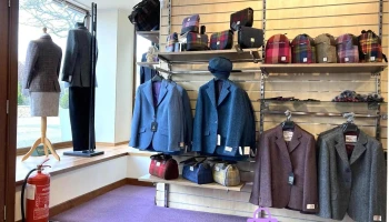 Harris Tweed Shop - Newtonmore Ph20 1Dd