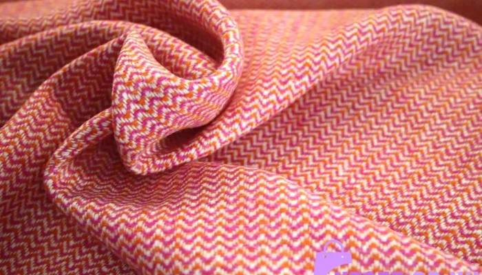 A Harris Tweed Weaver - Stornoway Hs1 2Jf