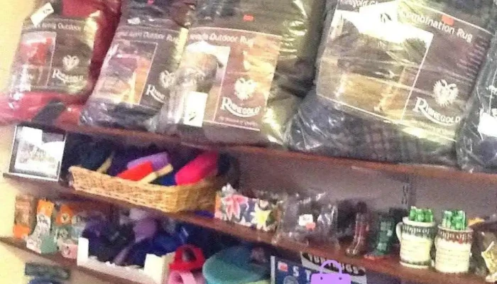 Braes Country Store - Rumford