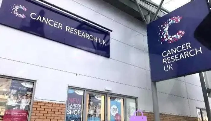 Cancer Research Uk - Retail Park Riverway