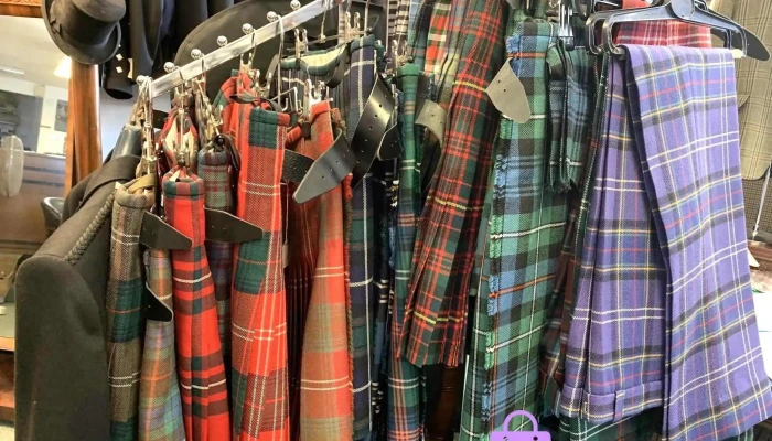 Chisholms Highland Dress - Inverness Iv2 3Du