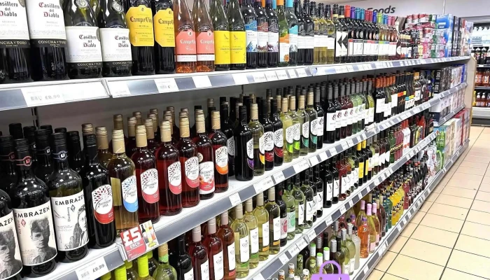 Day -  Today Store Inside - Glasgow