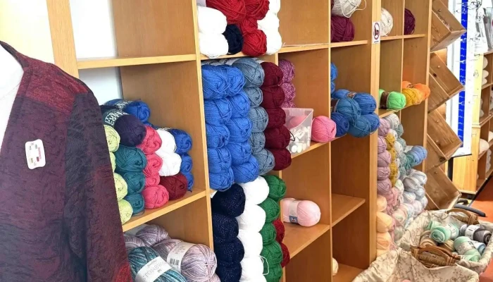 Isle of Skye Crafts @ Over the Rainbow - Portree Iv51 9Db