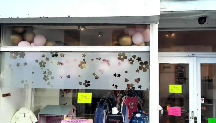 Jenny's Wardrobe - Largs Ka30 8Aj