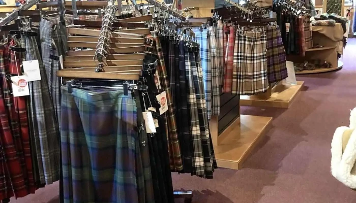 Lochcarron Weavers Heritage Shop - Smithy Hub Ribhuachan
