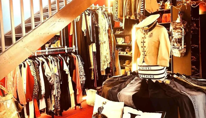 Loveable Vogue Thrift Store - Kinghorn