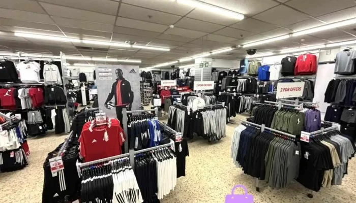 Sports Direct - Greenock Pa15 1Sn