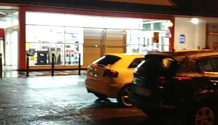 Tesco Superstore -  Parking - Cumnock