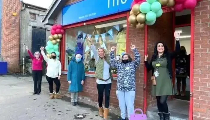 The Prince Princess Of Wales Hospice Shop   Thornliebank All - Glasgow