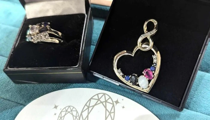 Three Gem Sisters -  Ring - Alloa