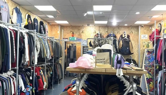 Vintage Outfitters - Edinburgh Eh8 9Dt